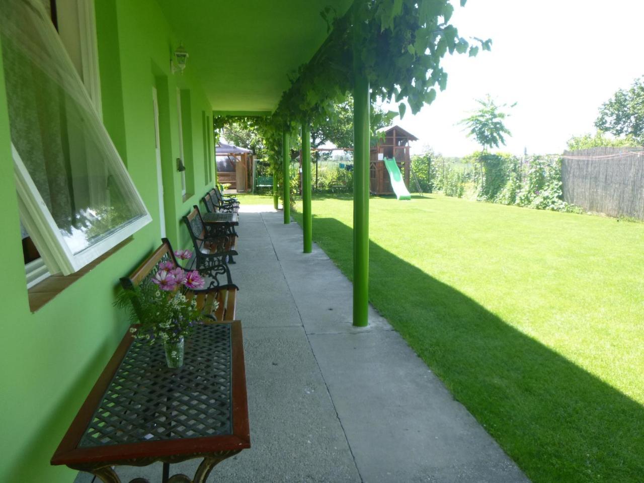Afrodita Hotell Štúrovo Eksteriør bilde